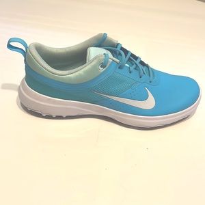 Nike Akamai Women’s Golf Shoe Size 7 Glacier Blue Spikeless Low Top